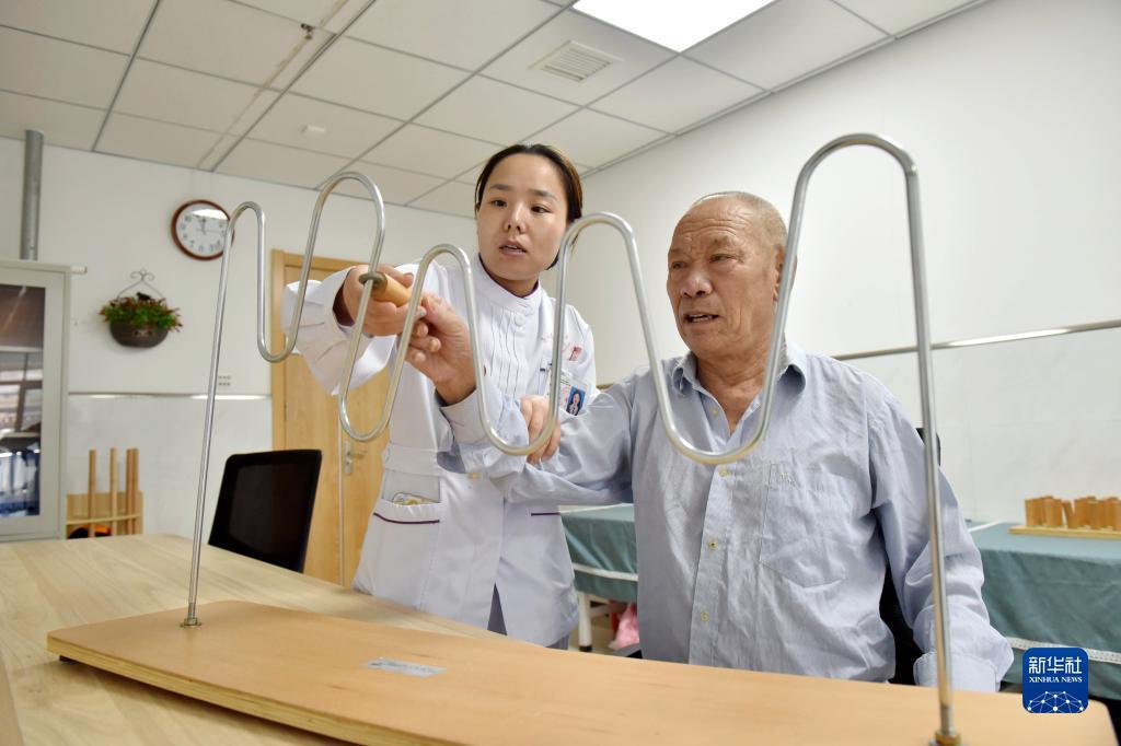 qq梭哈游戏